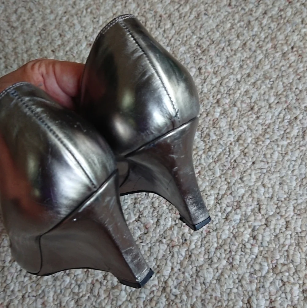 MaxMara Silver tone wedge Pumps size 7.5